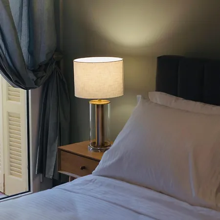 The White Tower Luxury - 2br, 1ba, 1wc By Thesskey Residences