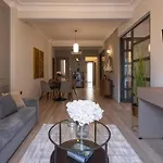 The White Tower Luxury - 2br, 1ba, 1wc By Thesskey Residences Apartamento