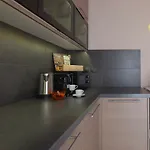 The White Tower Luxury - 2br, 1ba, 1wc By Thesskey Residences Апартаменты