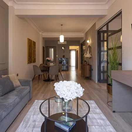 The White Tower Luxury By Thesskey Residences Apartman