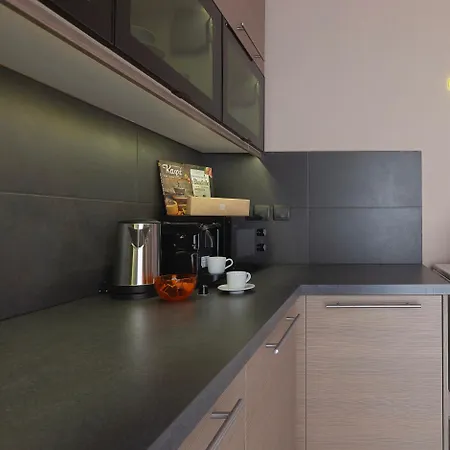 The White Tower Luxury By Thesskey Residences Apartman