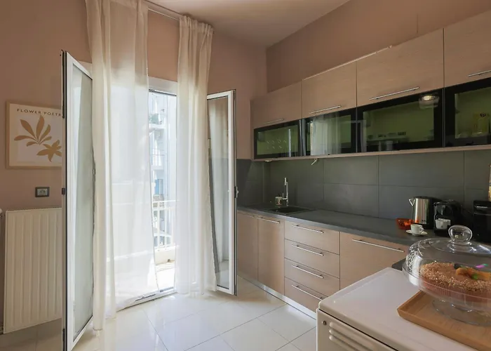 The White Tower Luxury - 2br, 1ba, 1wc By Thesskey Residences *