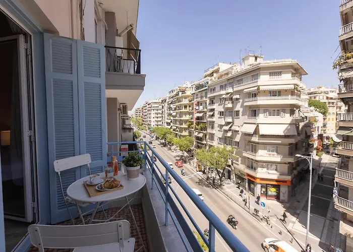 The White Tower Luxury - 2br, 1ba, 1wc By Thesskey Residences *
