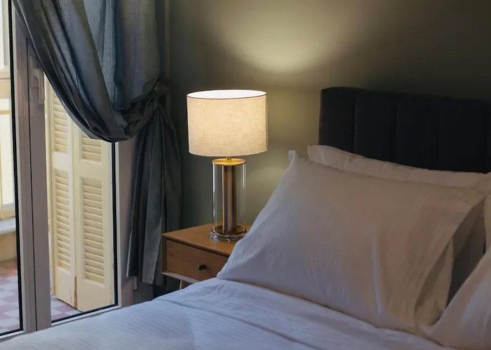 The White Tower Luxury - 2br, 1ba, 1wc By Thesskey Residences