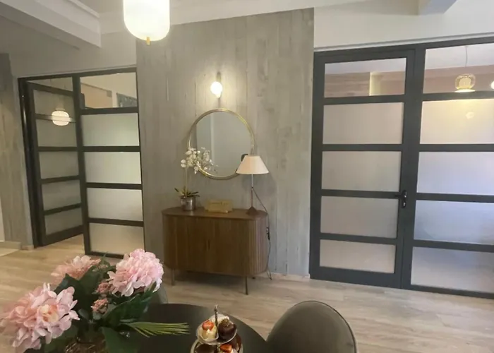 아파트 The White Tower Luxury - 2br, 1ba, 1wc By Thesskey Residences