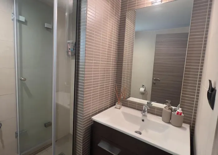 아파트 The White Tower Luxury - 2br, 1ba, 1wc By Thesskey Residences