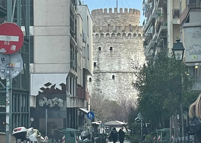 شقة The White Tower Luxury - 2br, 1ba, 1wc By Thesskey Residences *