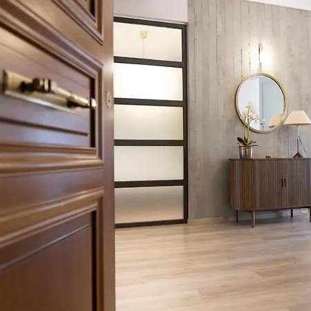 The White Tower Luxury Apartment By Thesskey Residences Apartament *