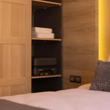 The White Tower Luxury - 2br, 1ba, 1wc By Thesskey Residences