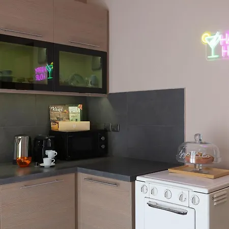 The White Tower Luxury Apartment By Thesskey Residences Apartament *